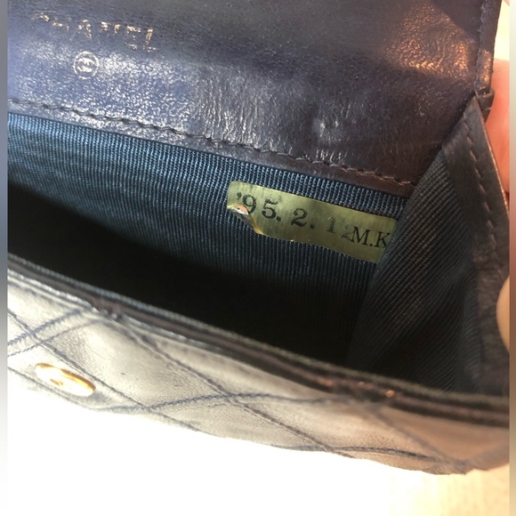 CHANEL Navy Quilted Lambskin Compact Wallet 24k Gold Hardware - Picture 5 of 15